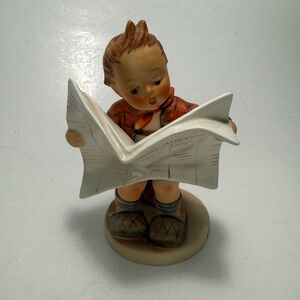GOEBEL/HUMMEL FIGURINE "LATEST NEWS"
